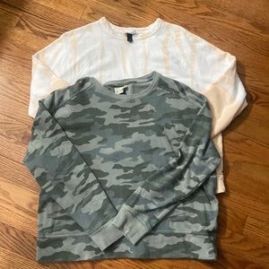 Universal Thread Crewnecks Bundle